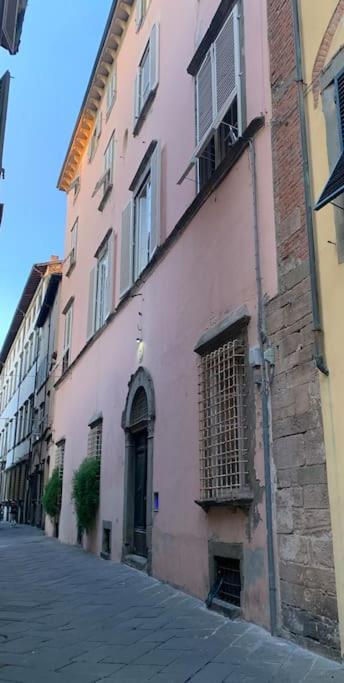 شقة Loft Moderno Ubicato Nel Centro Storico Di لوكا المظهر الخارجي الصورة