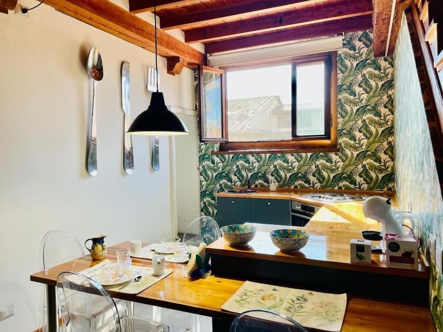 شقة Loft Moderno Ubicato Nel Centro Storico Di لوكا المظهر الخارجي الصورة